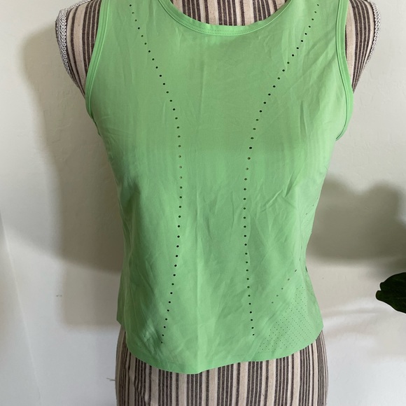 Lululemon Swift Ventilated Running Tank Top in Scream Green Light - Picture 2 of 8